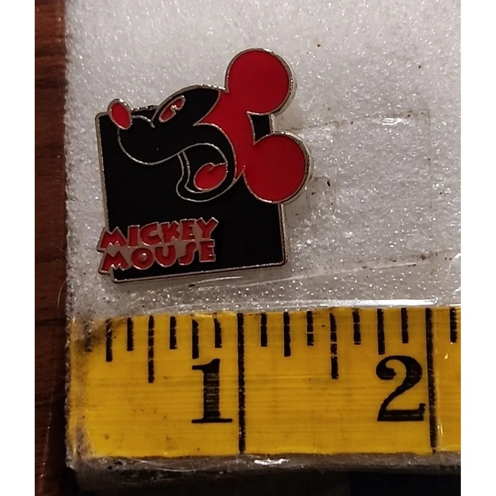 Disney pin 90970